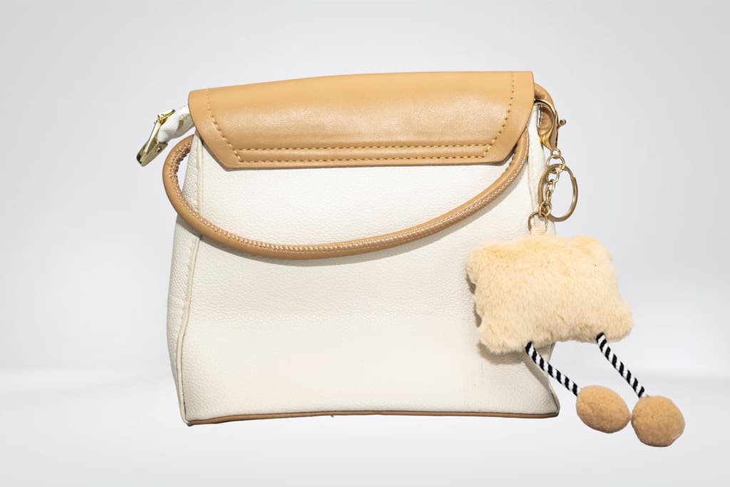 Sac bicolore et son porte-clés