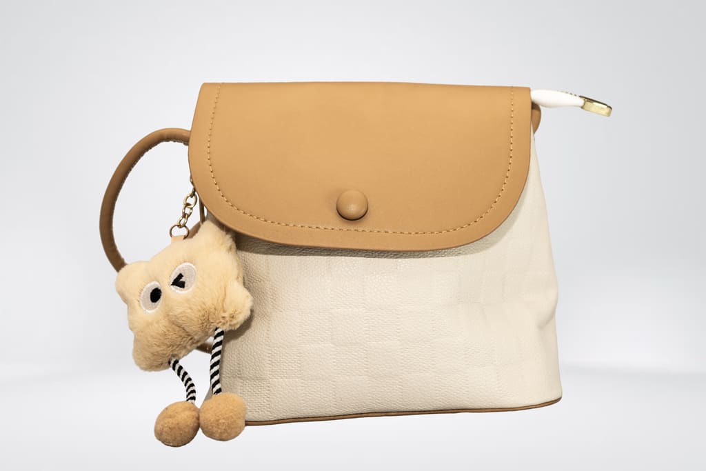 Sac bicolore et son porte-clés