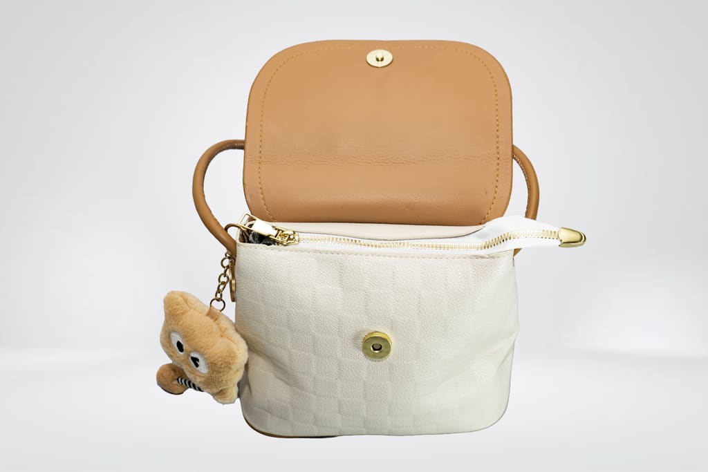 Sac bicolore et son porte-clés